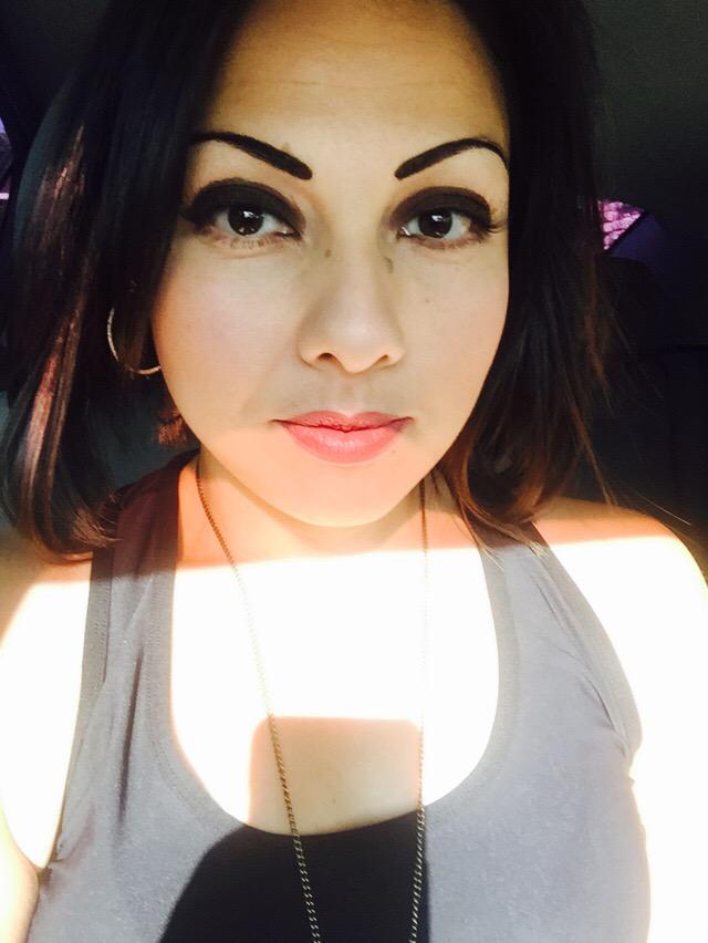 Sassi_Sandy's tweet photo. #StaplesBound #Mana holy moly it's goin down!!!! 🙈🙌🏾 http://t.co/ncBT5BzTdx