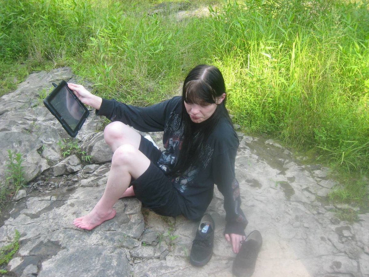 AnnNaumann1's tweet image. My daughter Ashley on Facebook even as we swim.I think we`ll see waterproof tablets #whattoexpectnext #crowdtappers