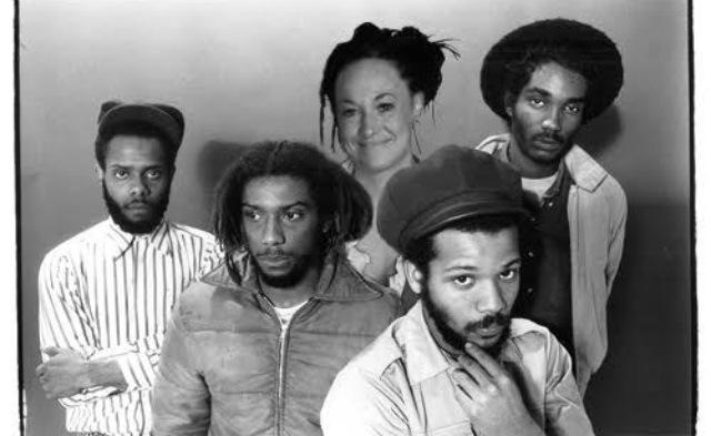 THEHUTUS's tweet photo. @MosDefOfficial @vurnt22 @marteeeen @amandapalmer @badreligion @sidvintage looks pretty legit http://t.co/SzfbcgTAkK http://t.co/oN9Fva3m67