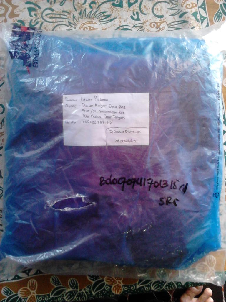 AddwinPratama's tweet photo. Terima kasih @JacketDistro_ID barang memuaskan http://t.co/Zzq9S2fwey