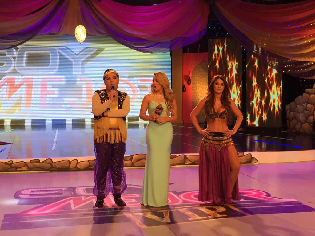 tcsoyelmejor's tweet photo. ¡DE INFARTO! @MiguelCedenoC recibe comentarios negativos y @JacquelineGaete positivos. ¿De acuerdo? #LosVIPdivertidos http://t.co/37lhMonJBj