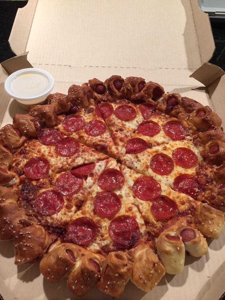 EatMoreNow's tweet photo. This is the best decision I've made today. @pizzahut #HotDogPizza #sogood #idied #thepizzaresurrectedme http://t.co/XEQHl9mOiv