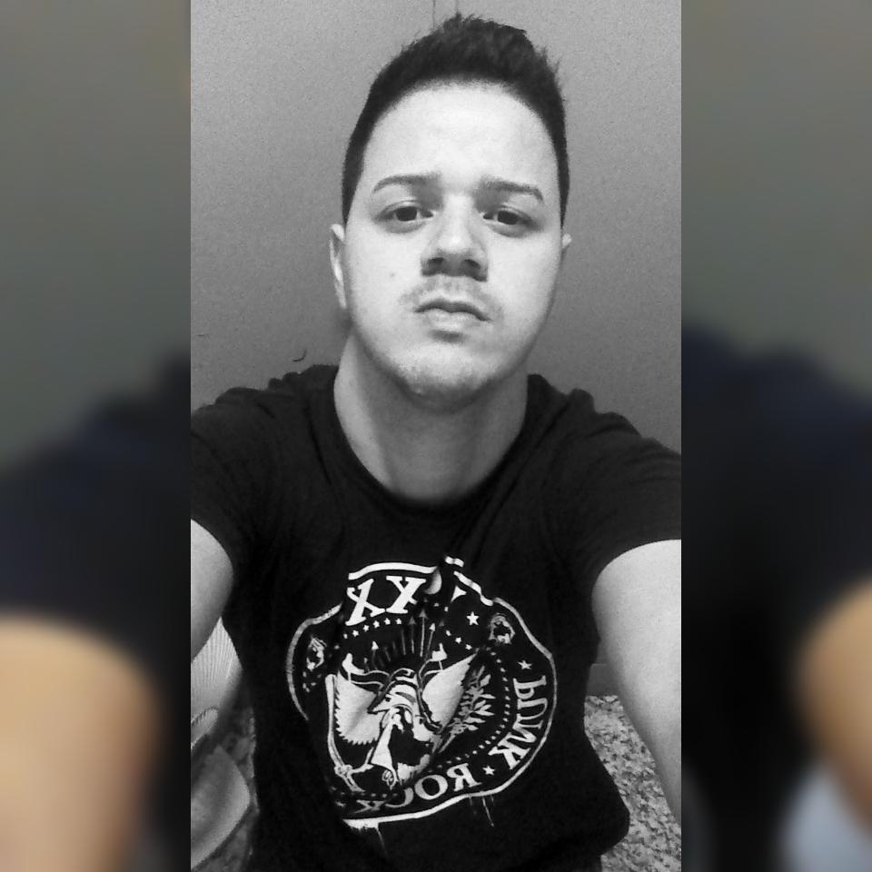 aaccc971b66c40c's tweet image. ‘‘Não importa onde estamos, nossa mente é nosso lar.’’ 🍃🍃