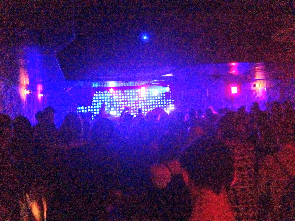 Dude <a href="/patternmovement/">Pattern is Movement</a> holy shit