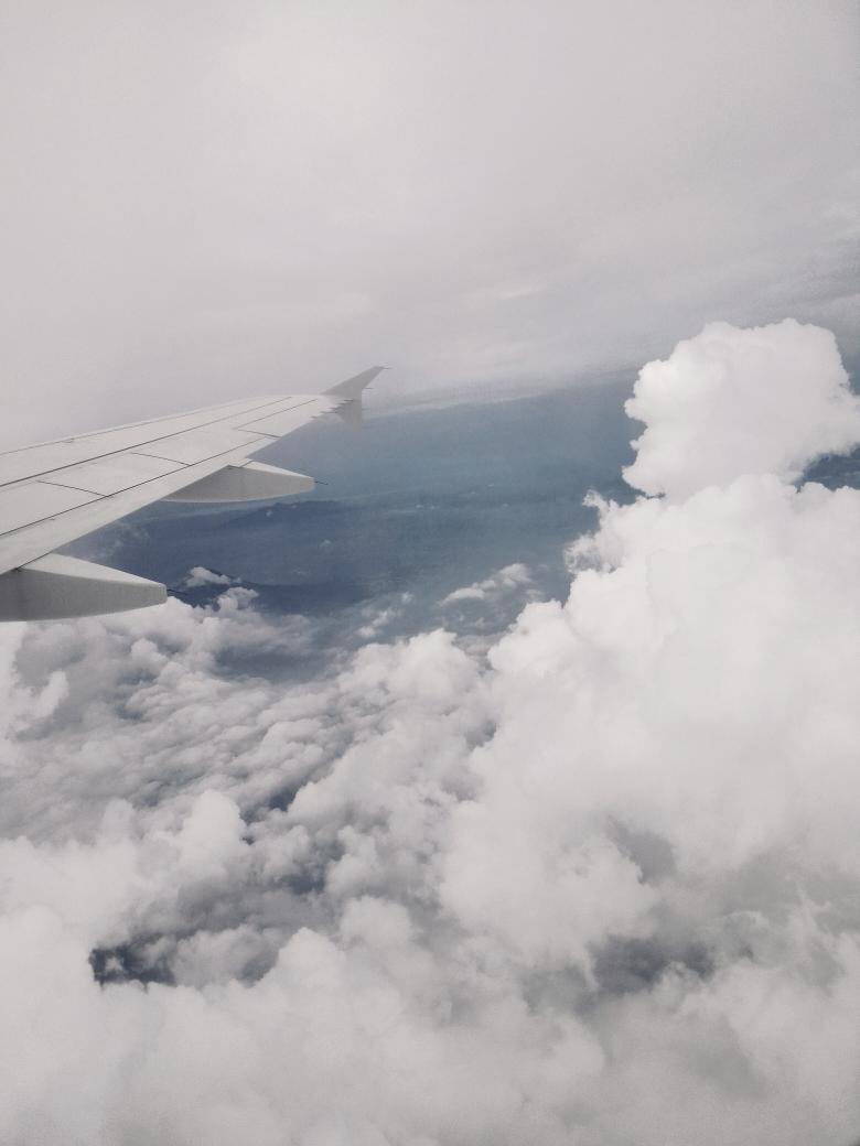 zullyYares's tweet photo. #CuandoViajas  sabes que es estar en las nubes...!! http://t.co/rg1hsAxEBK