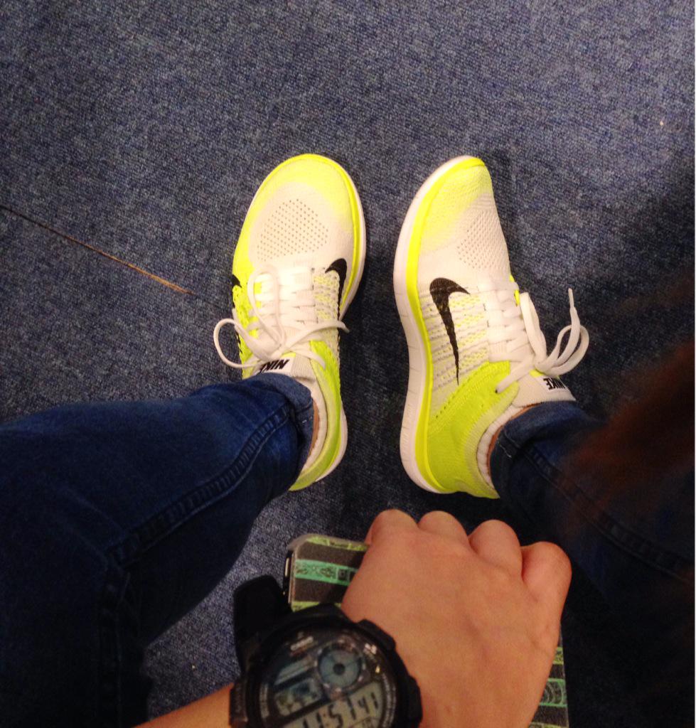 itsmextiee's tweet photo. #Flyknit Friday!๐ #Flyknit4.0 #nikeshoes #nike http://t.co/hH9juV67oH