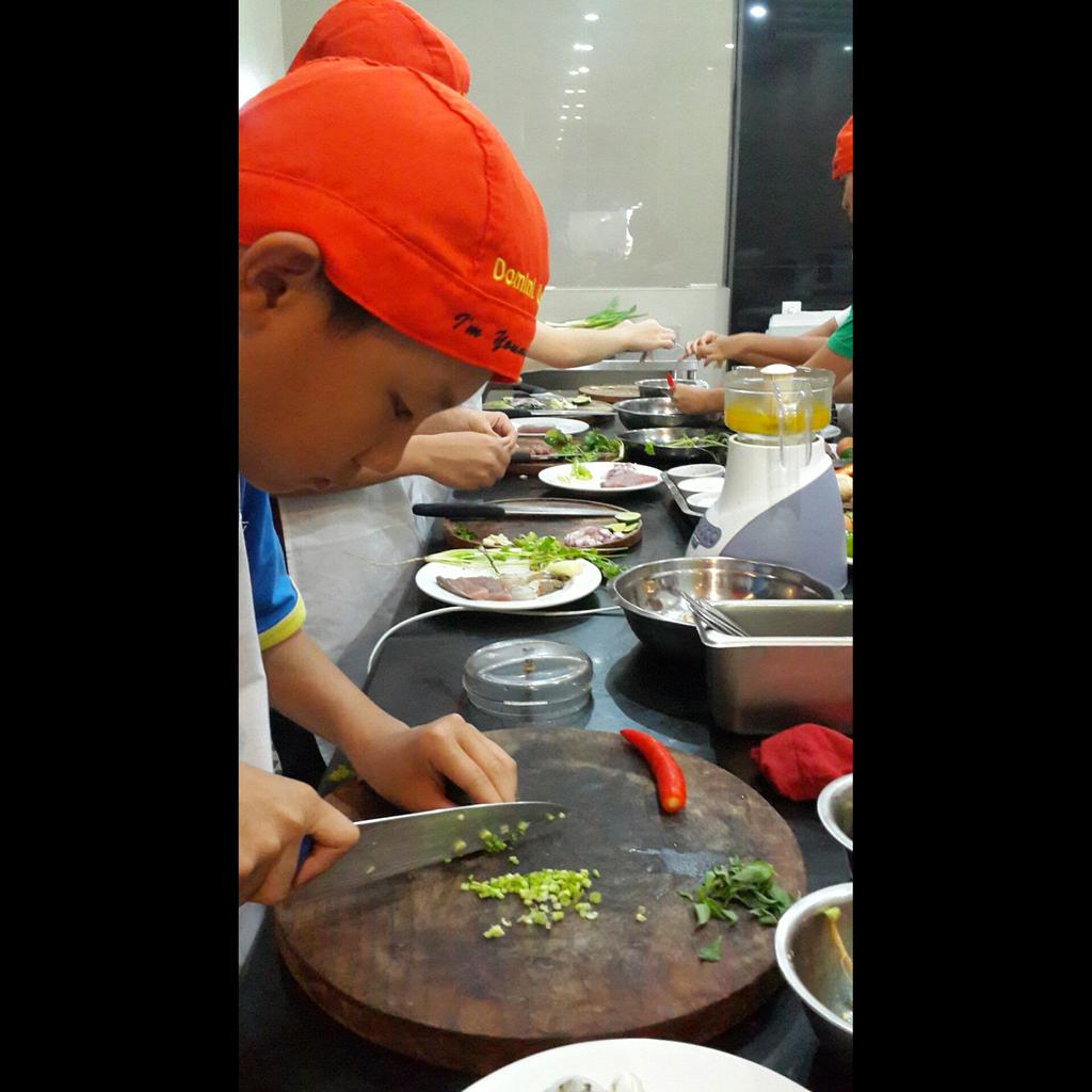 glazebali's tweet photo. http://t.co/DYcHbn0Ngx doing the prep.. http://t.co/r26ROsuryJ
