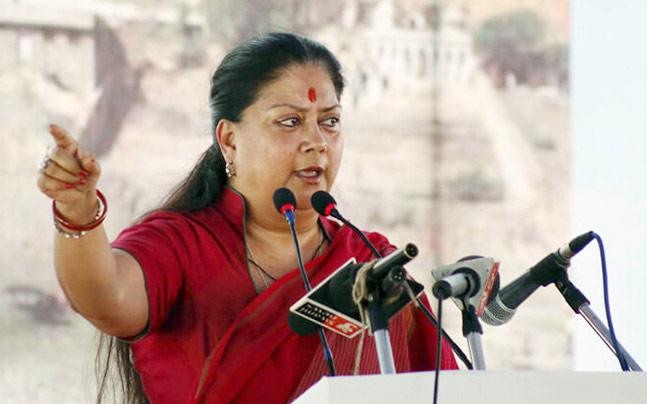IndiaToday's tweet image. Under pressure, Vasundhara Raje cancels meeting with Rajnath, Amit Shah
indiatoday.intoday.in/story/vasundha… #RajeForLalit