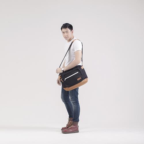 Charlton Black- Sling Bag
IDR 355K
Order &amp; Inquiries:
Text/BBM/WhatsApp: 085695672828 / 2A3BF841/ 081322219279