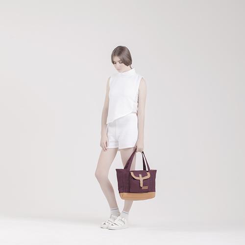 Valerie Wine- Tote Bag
IDR 255K
Order &amp; Inquiries:
Text/BBM/WhatsApp: 085695672828 / 2A3BF841/ 081322219279