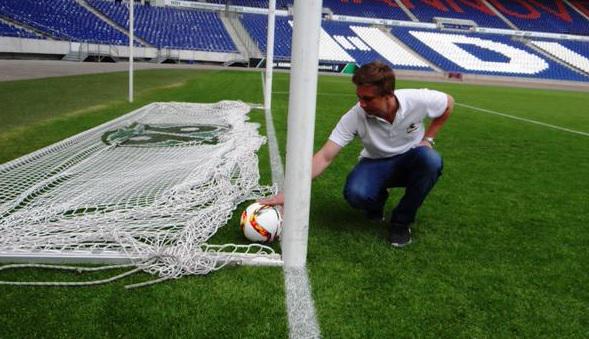 Bundesliga_EN's tweet image. NO GOAL...because it's handball!

The Hawkeye goalline tech being tested in Hanover (via @Hannover96) #Bundesliga