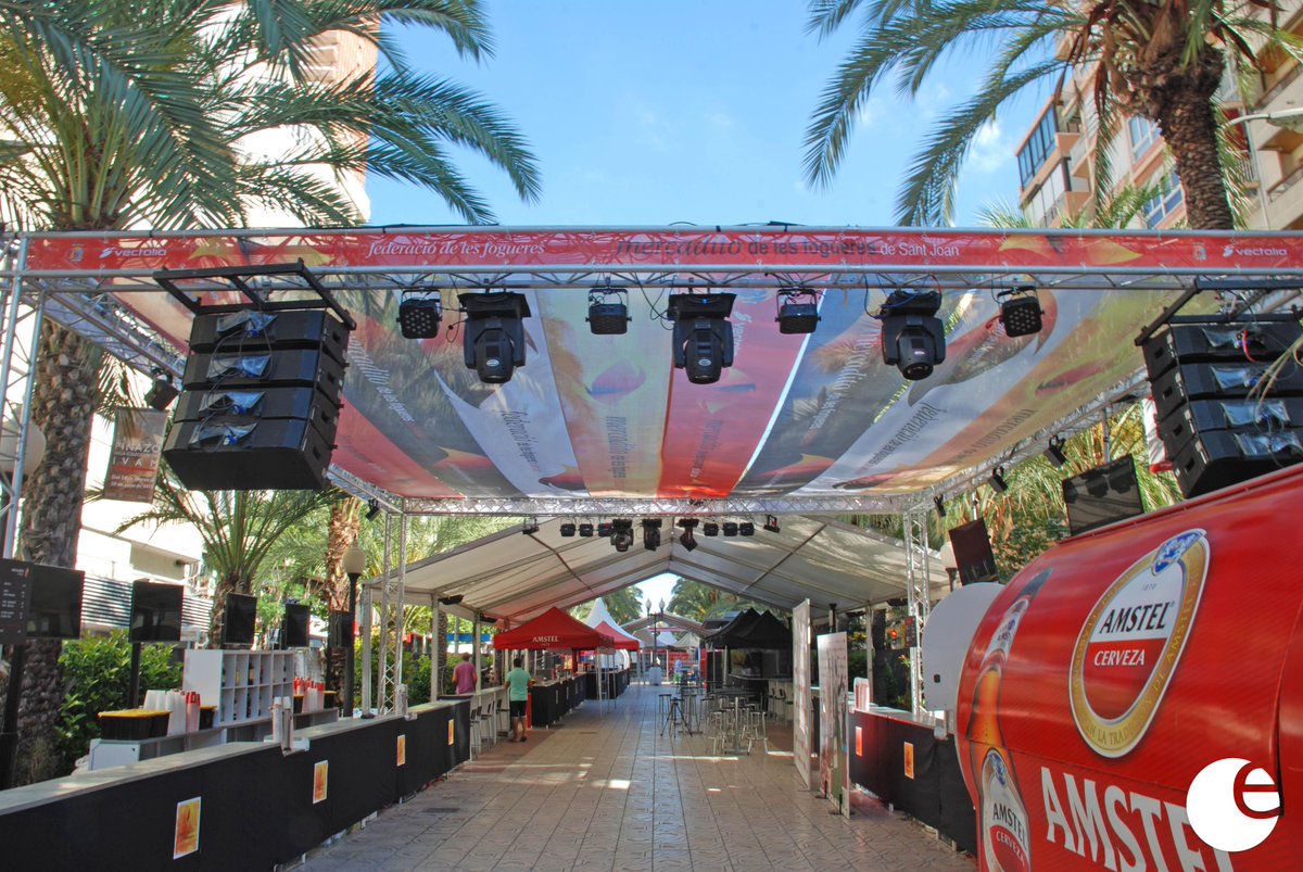 Montaje en <a href="/MercaditoFog/">Mercadito Fogueres</a> ,  a quién le apetece una sombra para refugiarse del calor fogueril? #Fogueres2015 🔥