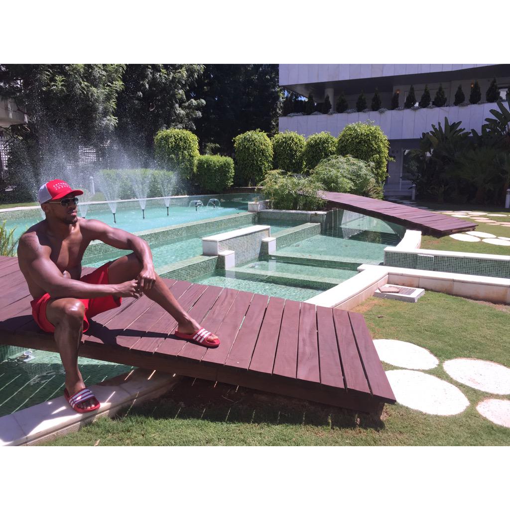 anthonyjoshua's tweet photo. I opened 2 gifts this morning, they were my eyes! Have an amazing day people✌🏻️#StayHungry http://t.co/PxDiRUtL2T http://t.co/Y5YDW7Ed0L