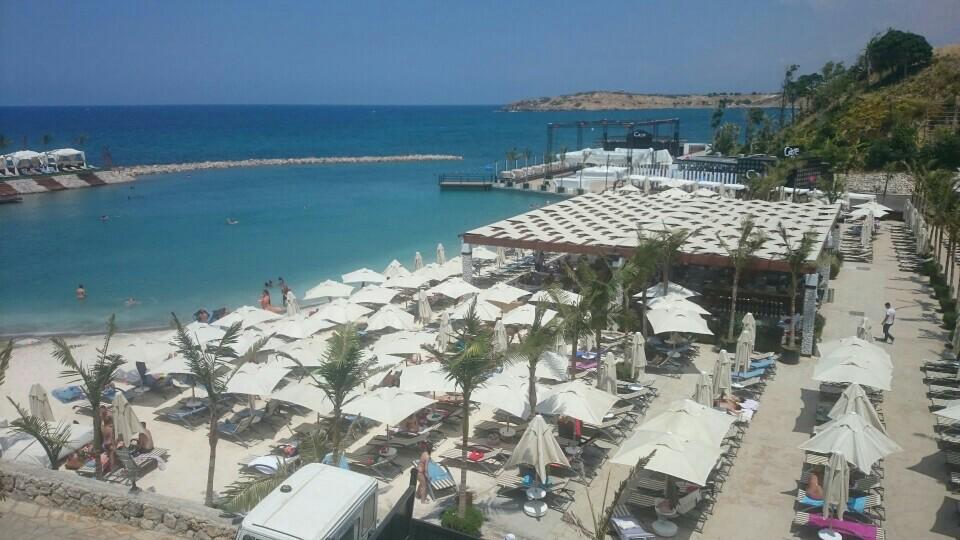 I'm at Cratos Premium Beach in Girne w/ <a href="/gokaymavi/">GoKAY MAVı</a> <a href="/anlatli/">Anıl</a> swarmapp.com/c/8zUgv1hg3hr