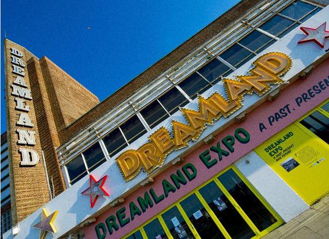 Kent_Online's tweet photo. Today's the day #Dreamlandopens! Visit KentOnline for live coverage of the grand opening http://t.co/zaJ2KvrVDf http://t.co/vRQjrrG0y9