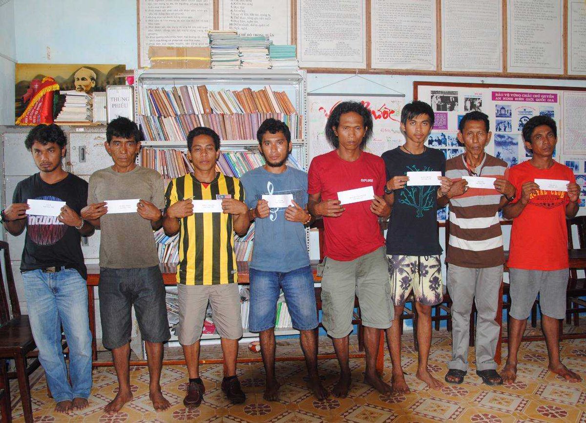 Suspected Pirates Arrested by VCG. Photo: RMN/Twitter