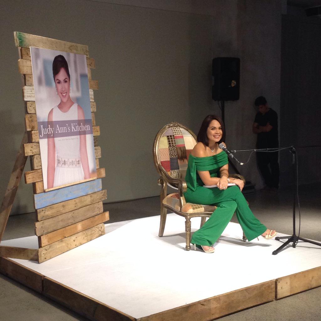 Push_Alerts's tweet photo. May book signings all over the country pala si Judy Ann Santos for her new book #JudyAnnsKitchen. So pretty! http://t.co/nd2AASBOYH