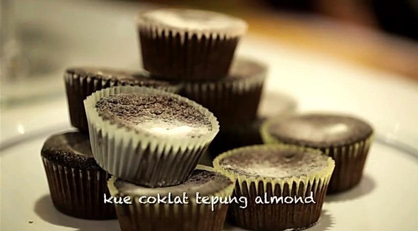 SpiceOfLifeTV's tweet photo. Using ingredients like almond &amp; chocolate, this Flourless Chocolate Cake is simply amazing https://t.co/nbgJQ846c8 http://t.co/1pNMK5We1C
