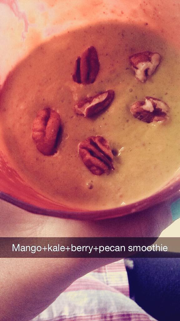 RawPressery's tweet photo. We made one for ourselves. What about you? #MumbaiRains #healthy #RAWTip http://t.co/BoNeRodby3