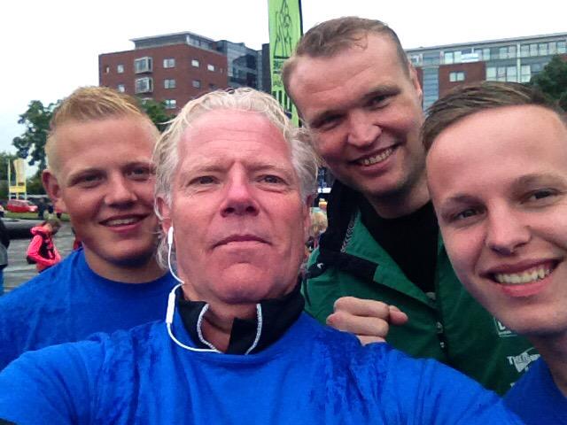 Met mijn beveiligers van Ubbo Emmius en Noorderpoort op de foto.
Met Sem Schild