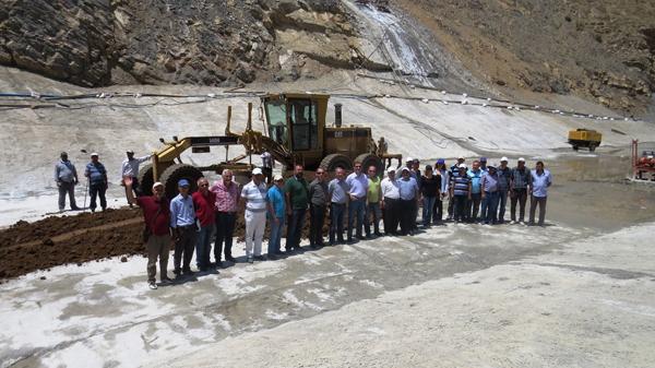 Elazığ'ın uzun vadeli içmesuyu ihtiyacını sağlayacak Hamzabey Barajı'nda gövde dolgusu imalatına başlandı.