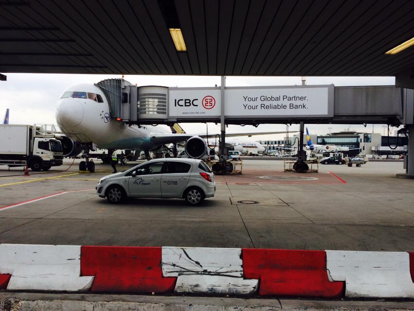 DailyTravelTips's tweet photo. #condorinaugural from @tfgreenairport at gate/D-ABUI behind operating #condorinaugural to @flypdx @Condor_America http://t.co/pl02U4i0Df