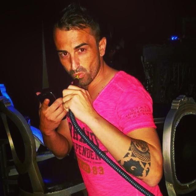 FranLara__'s tweet photo. #FelizViernes !!!
#WeekendPreBejar #Sun
#Relax #Music #DeepHouse #Pool #DJ #LaFinca #LastWeekendHere #StartSummer !! http://t.co/eNJbDt6kmy