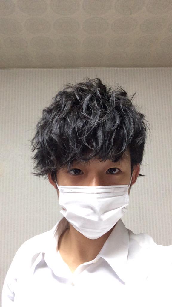 大学生美容師 高塩貴史 Pa Twitter スパイラルパーマ風耳掛けセット 全体にコテでスパイラルをいれるだけです デューサー6を使って 引っかかりをつけていきます 少し艶が欲しい人はクールグリースなどをなじませてもいいです 使ったワックスはデューサー6