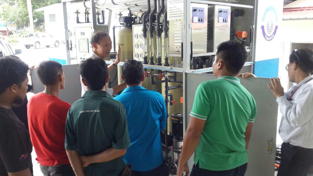 MasidiM's tweet photo. 'Purified Water Package Plant' purifies water, ready for consumption; courtesy of Timatch S/B, free to d public#Ranau http://t.co/JiR0m4Qyrn