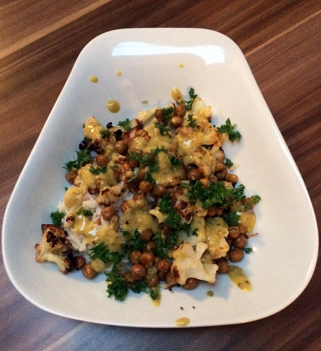 CleanEatsBerlin's tweet image. New dish: #rice with roasted #cauliflower and #chickpeas and #mustard vinaigrette. Happy weekend! #cleaneating
