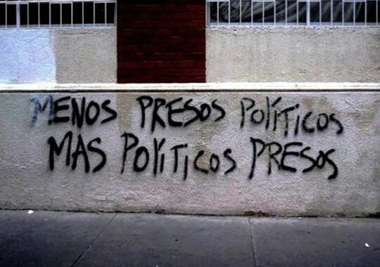 ismafcb1899's tweet photo. Menos presos políticos y más políticos presos @Alfon_libertad @ArnaldoOtegi  #AlfonLibertad http://t.co/2KAQxpgZLP