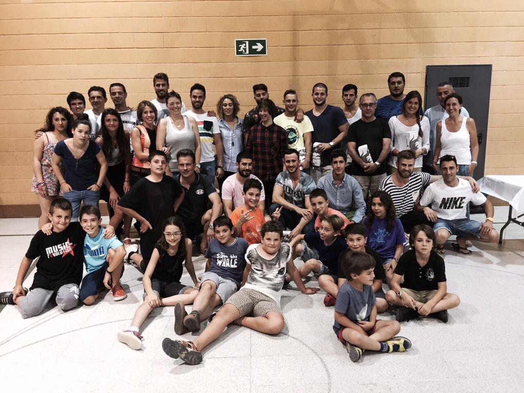 GironaCH's tweet photo. Sopar final de temporada finalitzada amb els objectius complerts!  #girona  #oklligaf #okprimera #hoqueipatins http://t.co/P2KreGDleZ