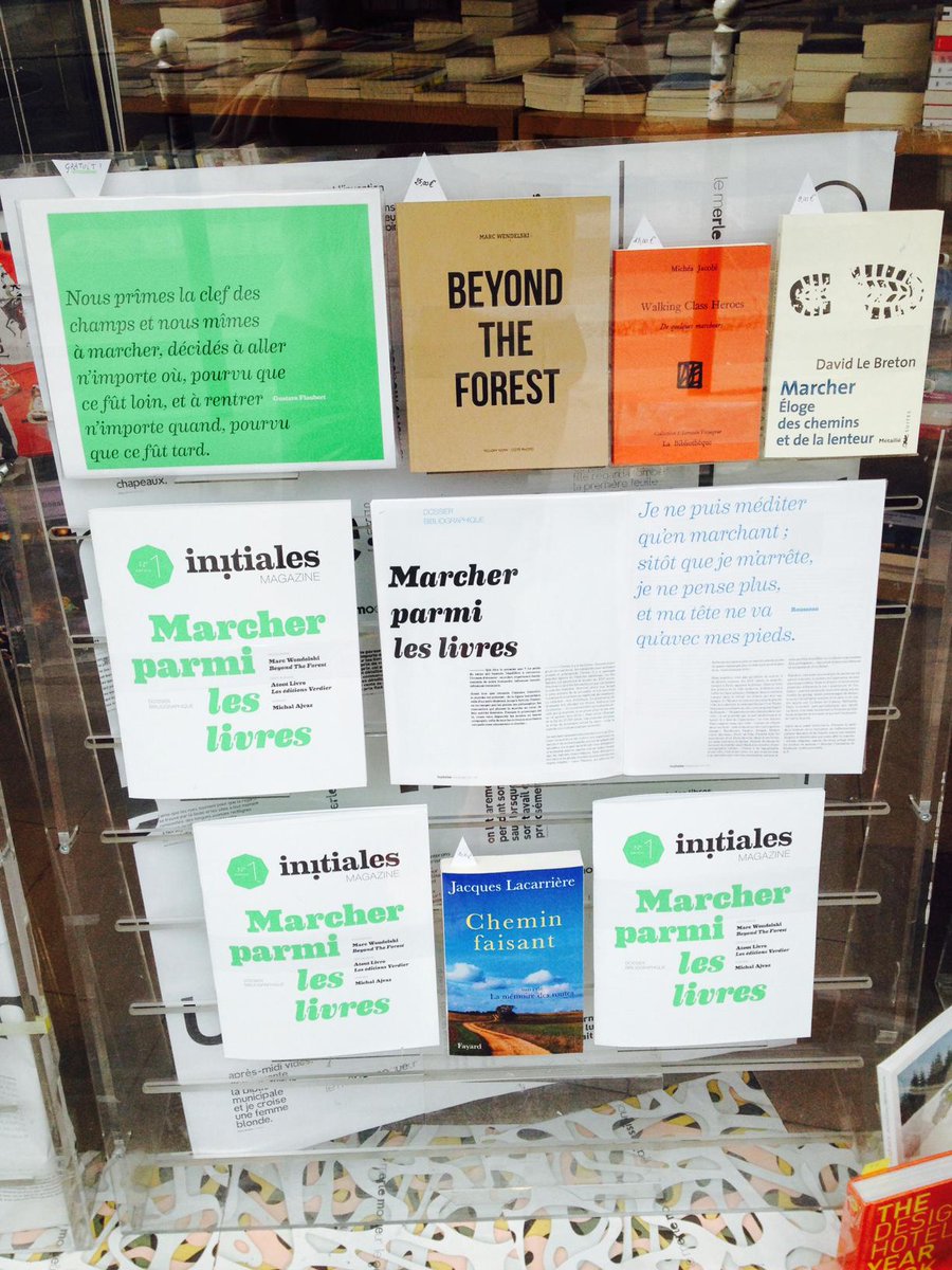 Initiales's tweet image. La vitrine du @MerleMoqueur51 consacrée au #Magazine #Initiales
#librairie