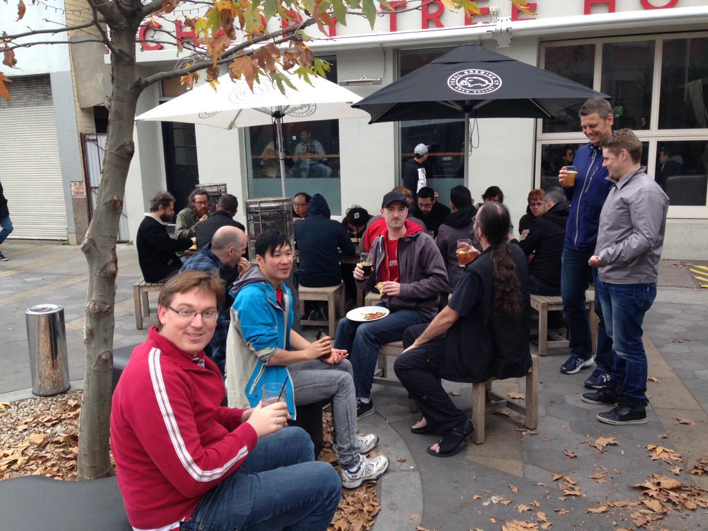 setoide's tweet photo. Great pub lunch to welcome the new ops engineers to REA. #opslife http://t.co/GzTyS2r2sZ