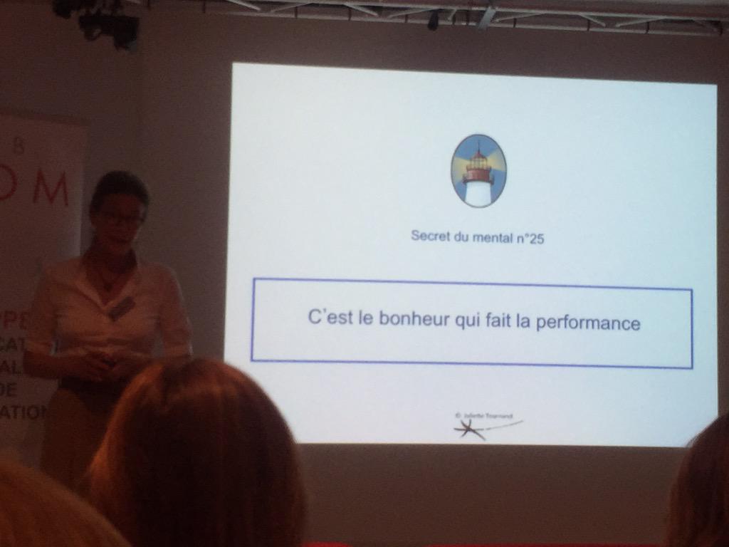 JulieDaudignon's tweet image. C'est le bonheur qui fait la performance! #CPCONF @YannickNoahNews @jtournand1  Merci Juliette pour ce voyage en mer!