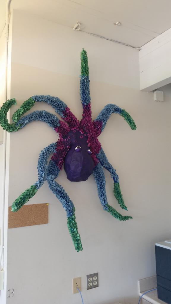 spw_arts's tweet photo. End of the school-year group #sculpture project. #4White #Octopus http://t.co/t98QuxXWw5
