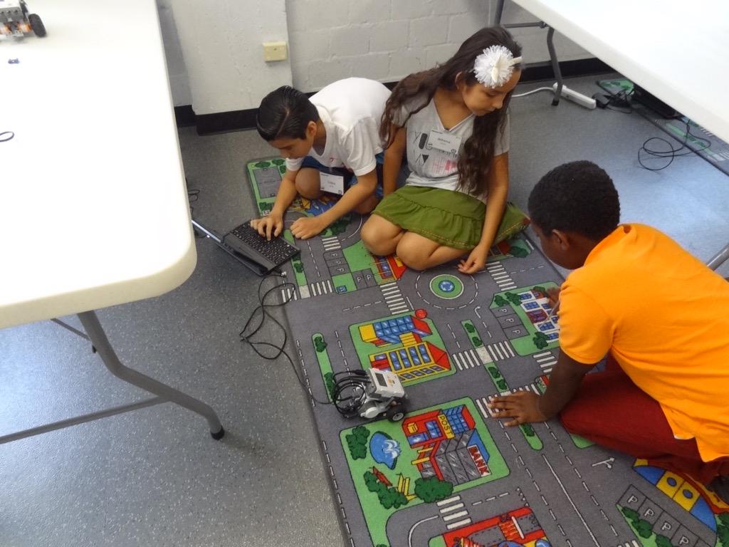 STARBASEAustin's tweet image. #LegoMindStorm is an integral part of the #TXMF camp. #Teamwork