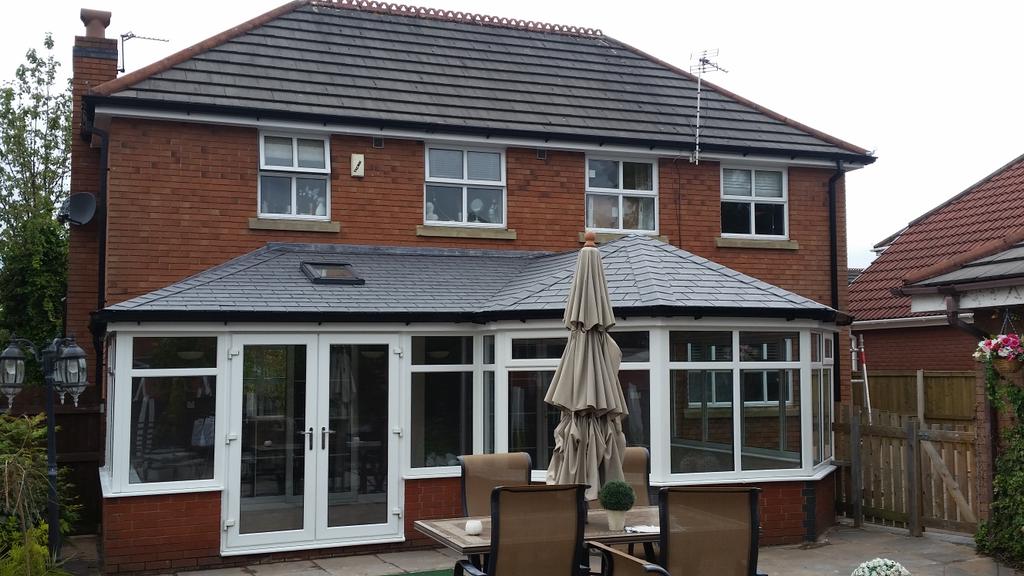 HomeSafeInfo's tweet image. Another roof completed in Tyldsley today.