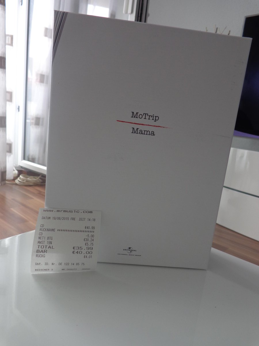 nightlessk's tweet image. Happy ReleaseDay von #Mama. Box ist gekauft. Erwartungen sind übertroffen. #AlienEP genial. Danke @OfficialMoTrip