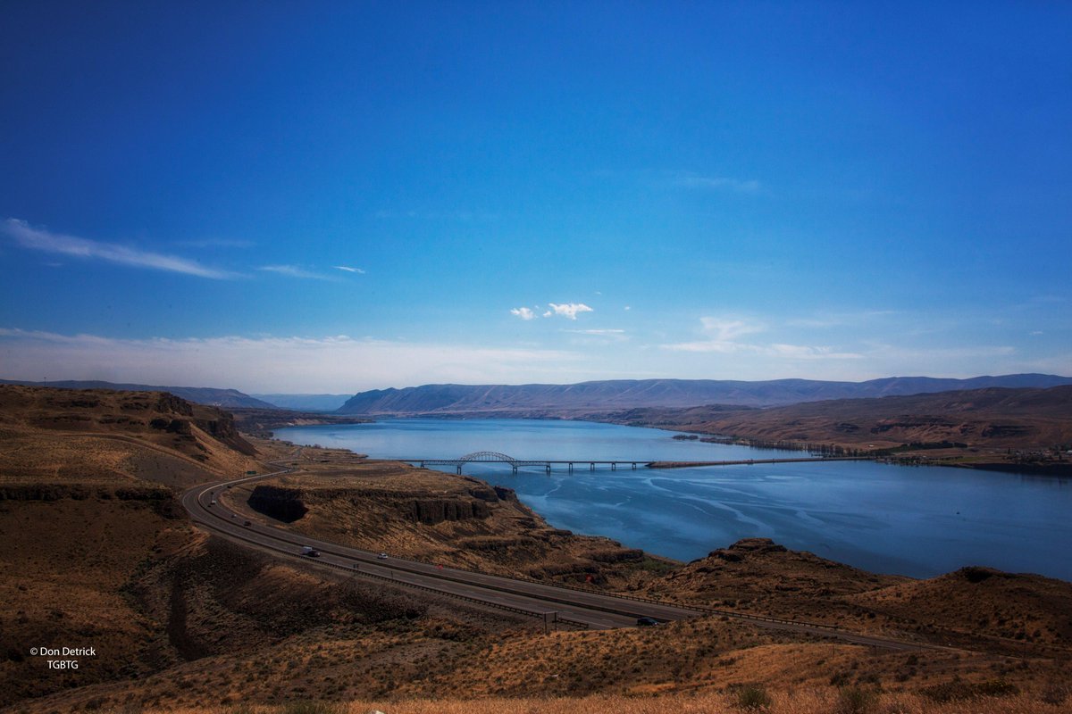 dondetrick's tweet photo. Here is a photo from last month showing the I-90 Bridge across the #ColumbiaRiver #VantageWA #WanapumLake #GeorgeWA http://t.co/GDK5AS7RQS