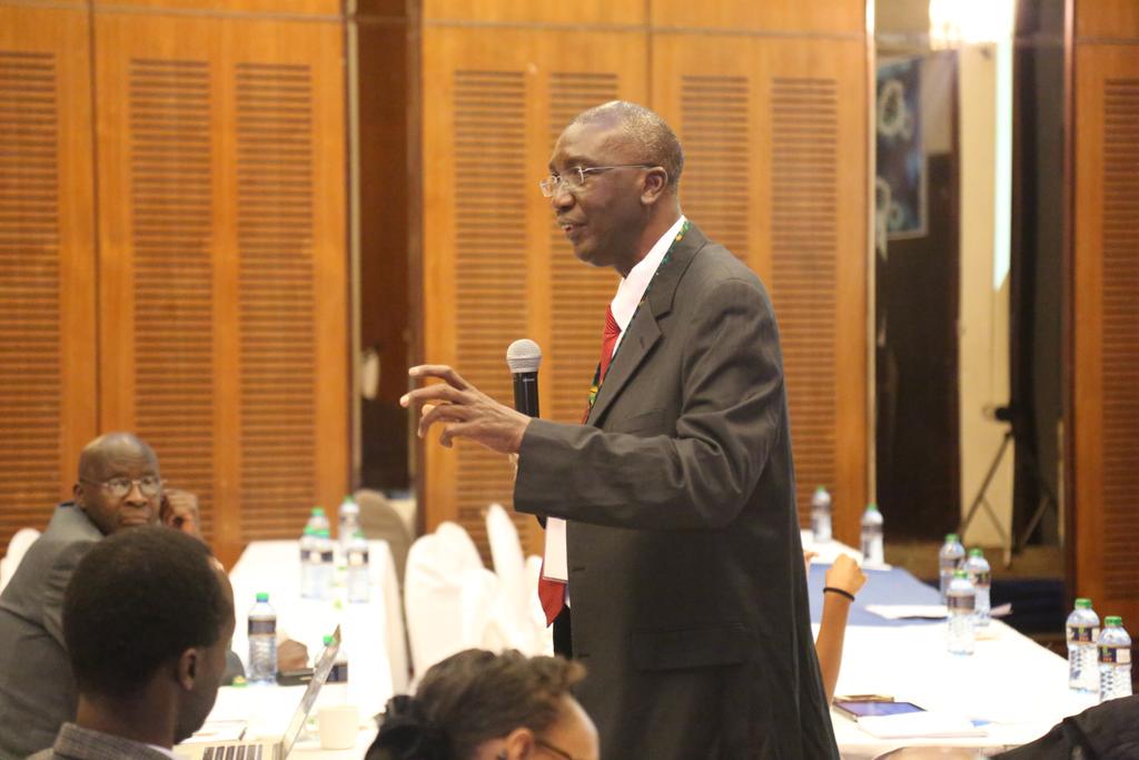 Prof Wasunna from department of pediatrics UoN, discussing neonatal immunology. #IDS2015 <a href="/ClinMedUoN/">Dept.of Medicine UON</a>