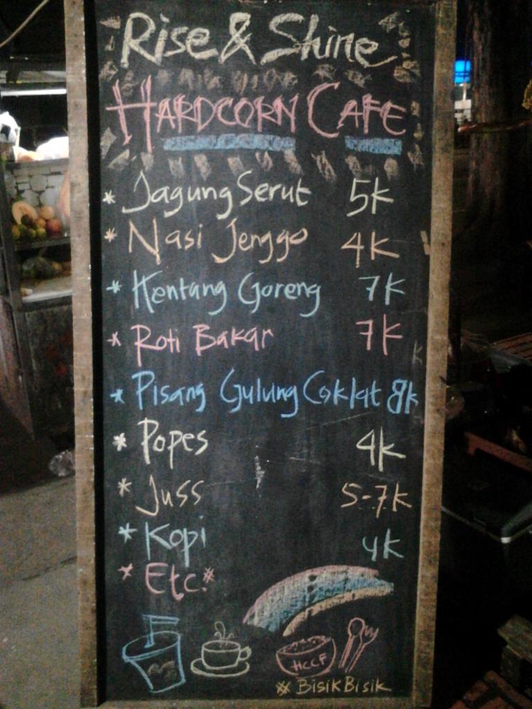 Cek menu ini guys!
ga bikin kantong jebol...😉
#HardcornforLife #HardcornCafe