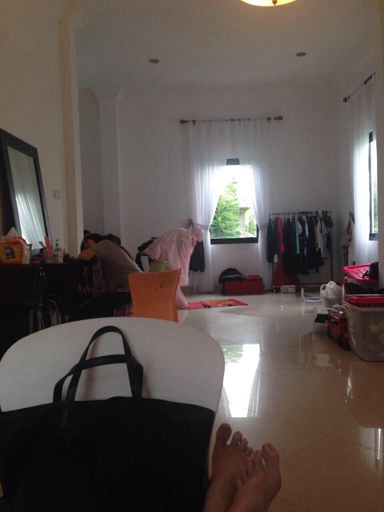 DiariSalshaLova's tweet photo. Idola yang selama ini SL banggakan🍃walaupun sibuk,ibadah tetap no 1 kan sha😉 proud of you!💜💚 http://t.co/JZLDSUHQSd