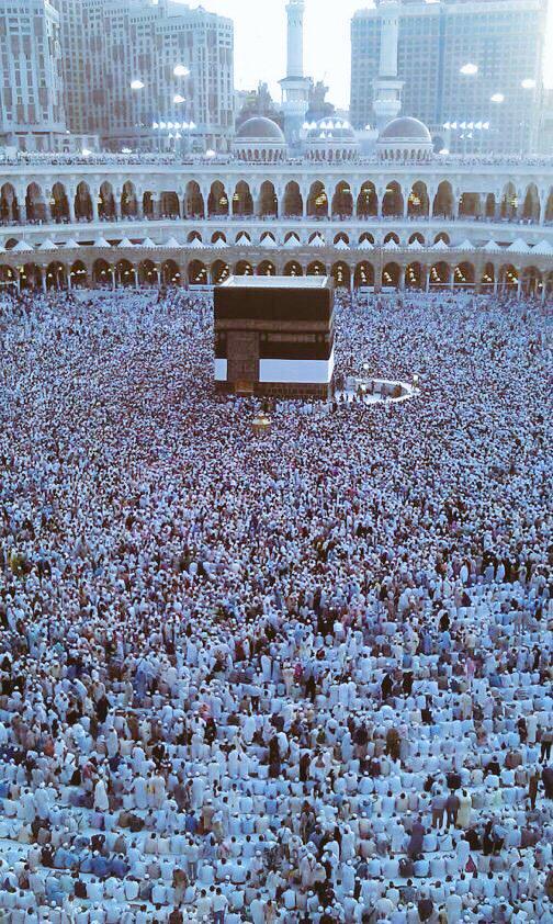 Fouad_Arar's tweet photo. أكبر تجمع على وجه الأرض. #الكعبه_المشرفه 
#جمعه_مباركه 
#رمضان_مبارك 🌙 http://t.co/nyTHDESg8m