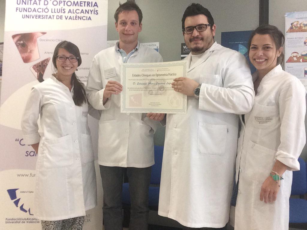COptometricaUV's tweet photo. Nuestro alumno Edouard acaba hoy su estancia clínica en #optometría. Un placer haberle tenido con nosotros. http://t.co/2nPtVa36li
