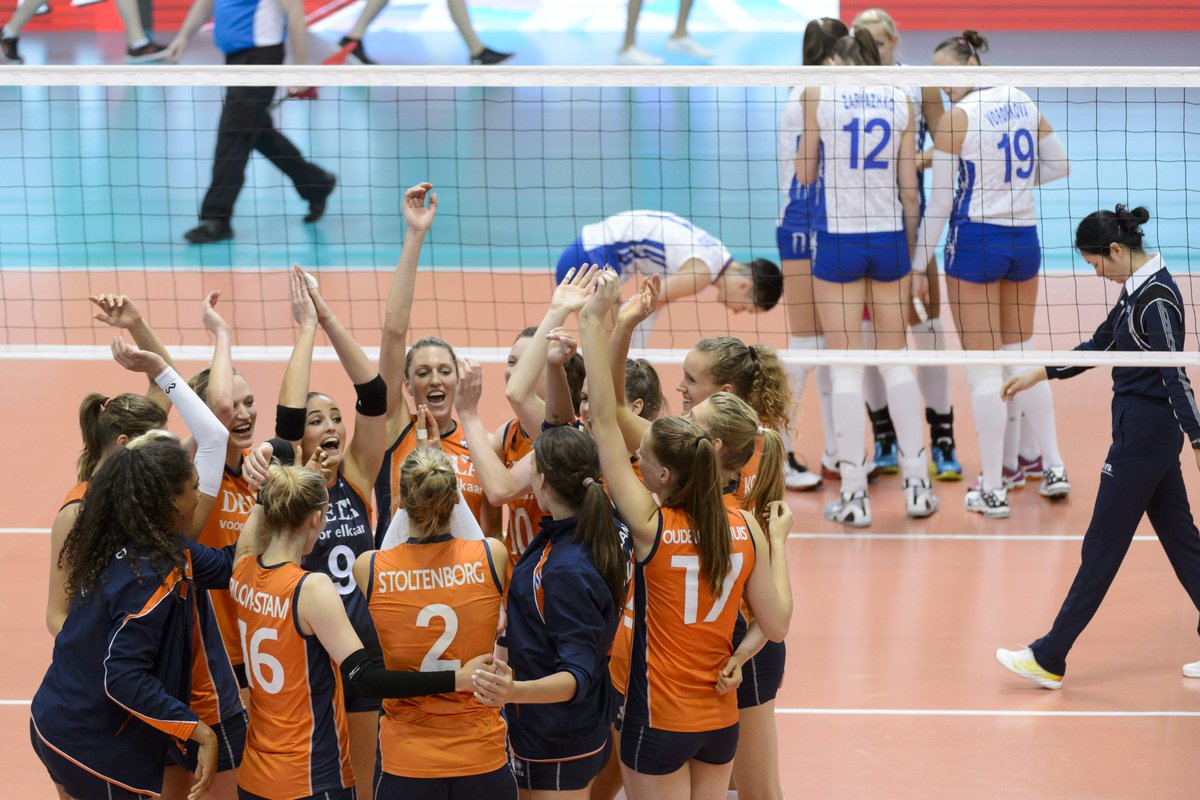 De <a href="/Volleybaldames/">TeamNL Volleybaldames</a> hebben Servië met 3-2 verslagen. Mooie prestatie! RT om te feliciteren. heldenonline.nl/rubrieken/voll…