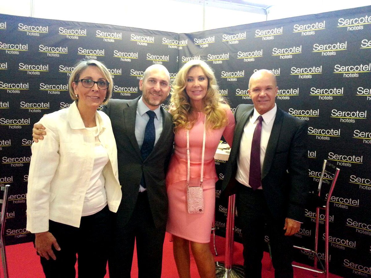 hotelcondeduque's tweet photo. Presentes en la feria @ExpoMujerESP. Foto con Norma Duval​, organizadora de esta feria dedicada a la mujer. #Madrid http://t.co/GMZxDdRiJn