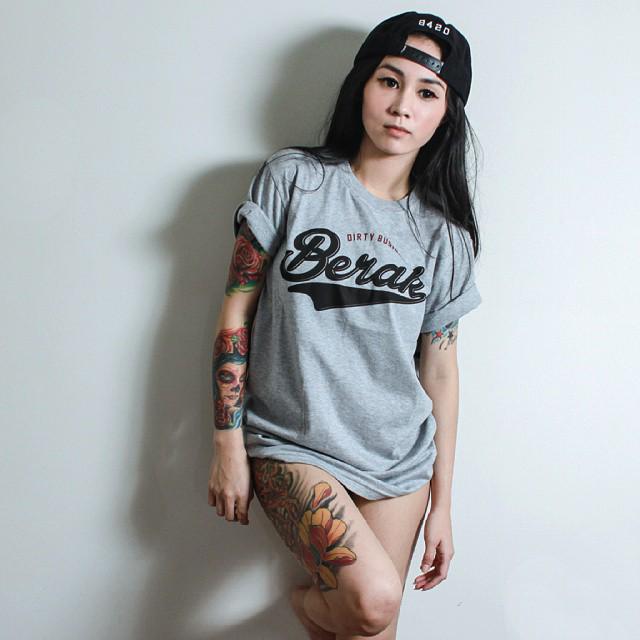 BERAK9420's tweet photo. DAVE X GREY is back! | S M L XL | IDR 120 K |
TEXT ORDER / WA +6285794201984 / LINE : BERAK9420 http://t.co/UAJxDLgn5z