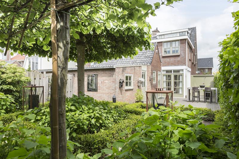 ZonnenbergMakel's tweet photo. PRIJSVERLAGING! Buurtlaan West 52 nu 345.000 kk.
Karakteristieke aan- en opgebouwde 2-kapper! http://t.co/1JeSfm8rat http://t.co/trObjqcjyU