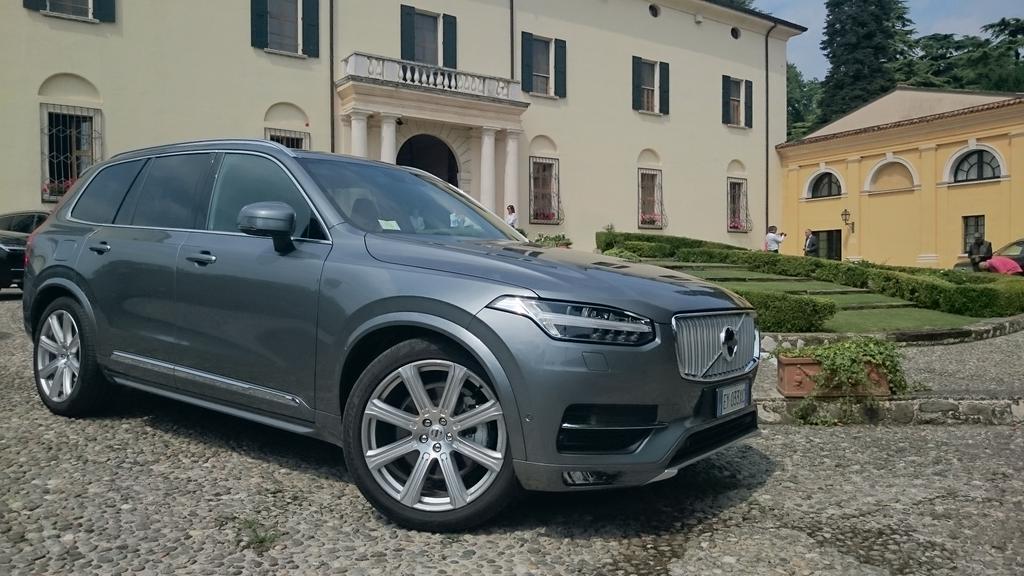 auto_app's tweet photo. Siamo sul Lago di Garda per testare la nuova @volvoautoitalia #XC90. Se avete domande scriveteci usando #askAutoApp http://t.co/a29fONE9oG